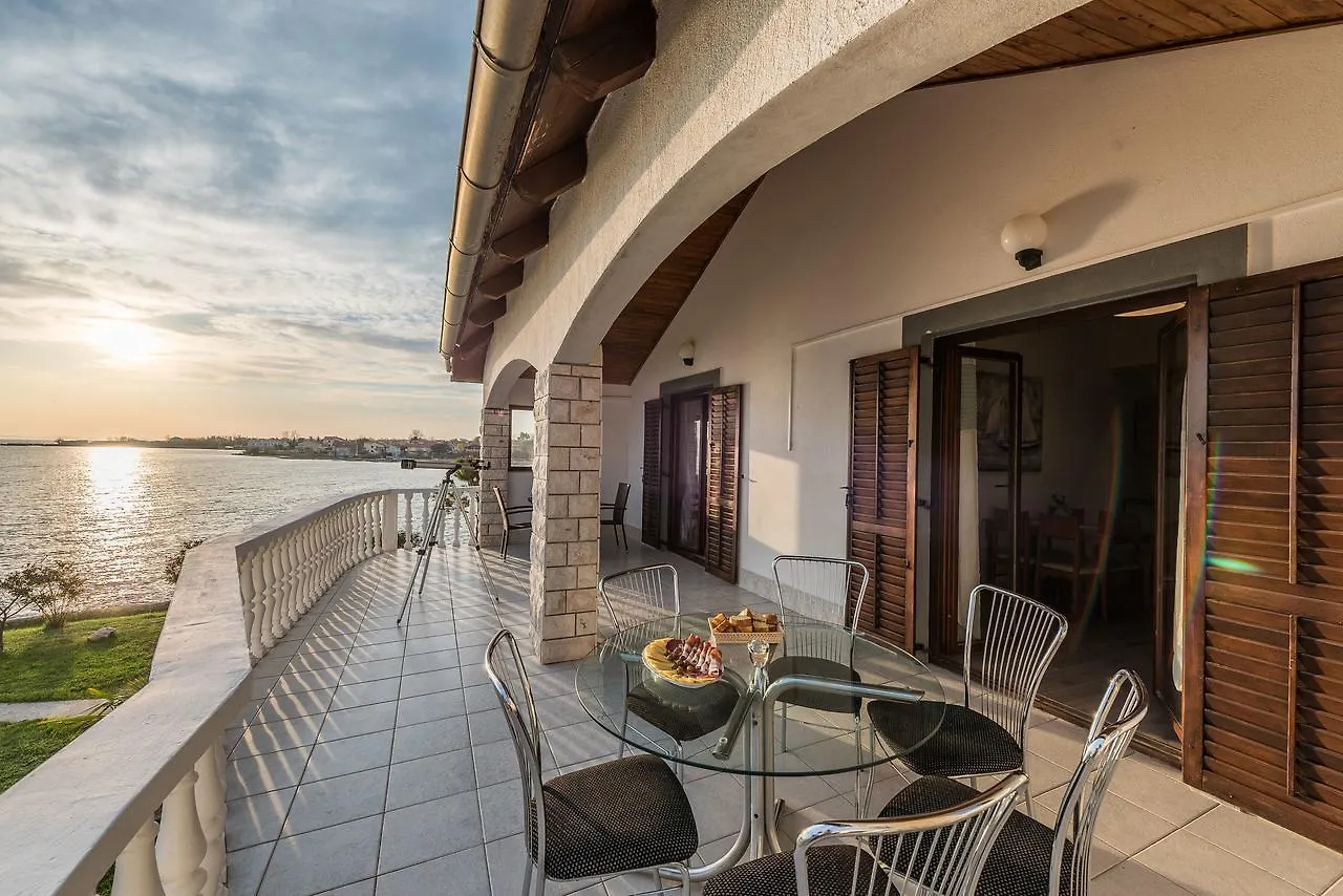 Apartments Villa Batela Privlaka  Privlaka (Zadar)