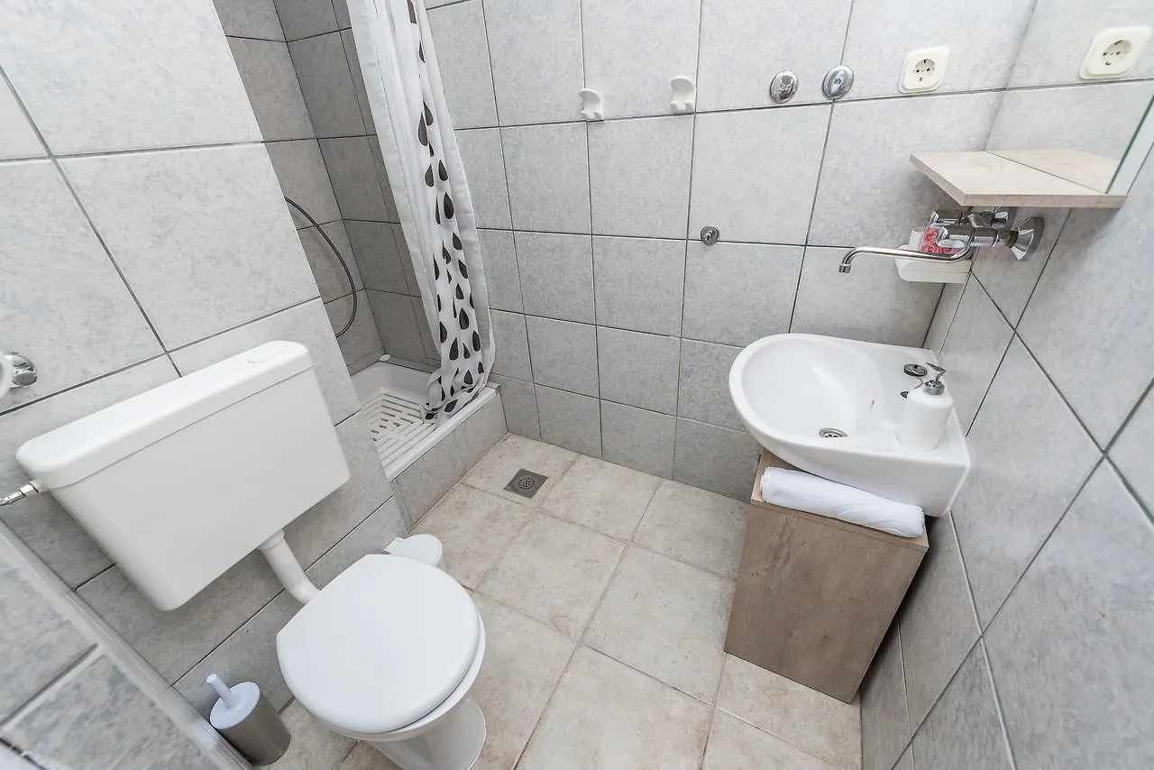Apartments Villa Batela Privlaka