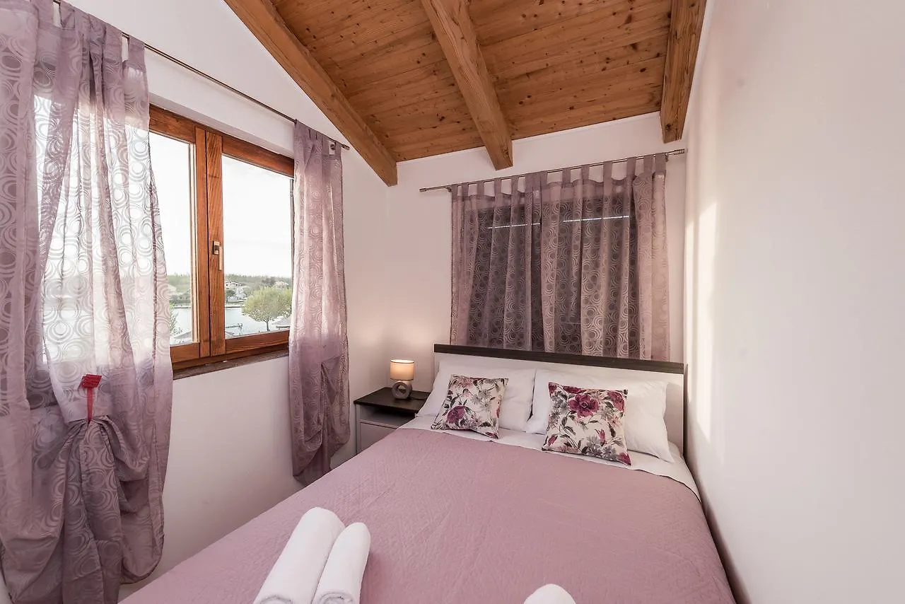 Apartments Villa Batela Privlaka  Croatia