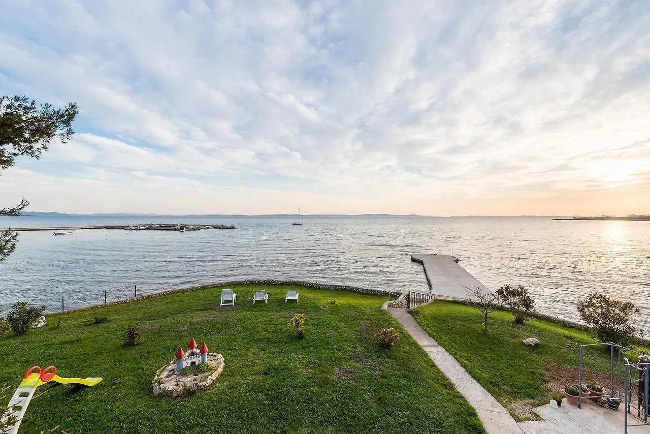 Apartments Villa Batela Privlaka