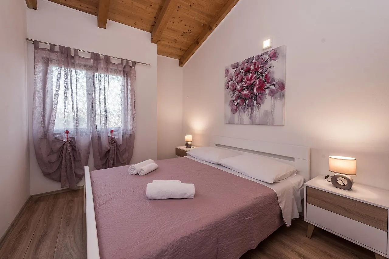 Apartments Villa Batela Privlaka  Privlaka (Zadar)