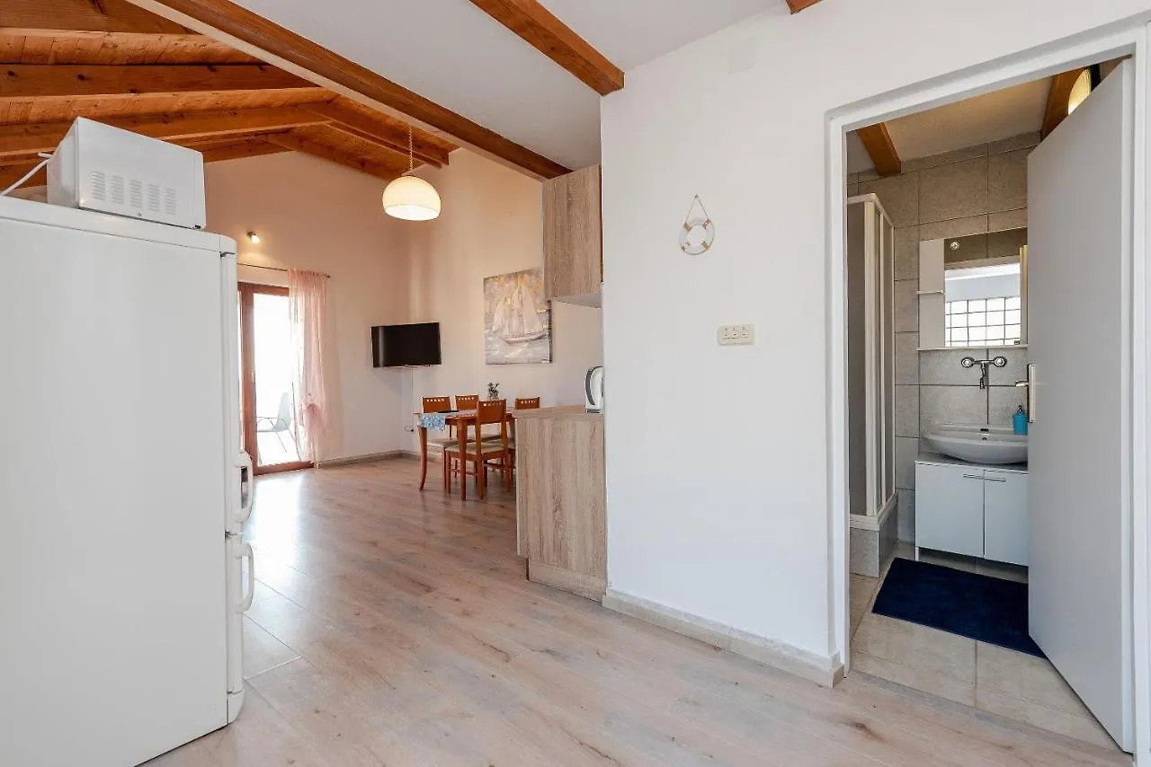 Apartments Villa Batela Privlaka