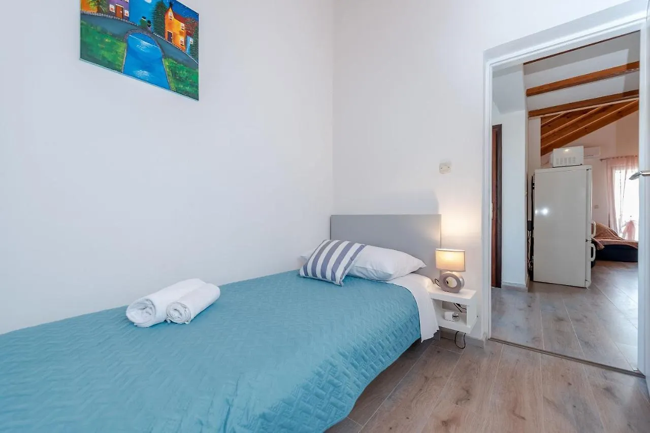 Apartments Villa Batela Privlaka