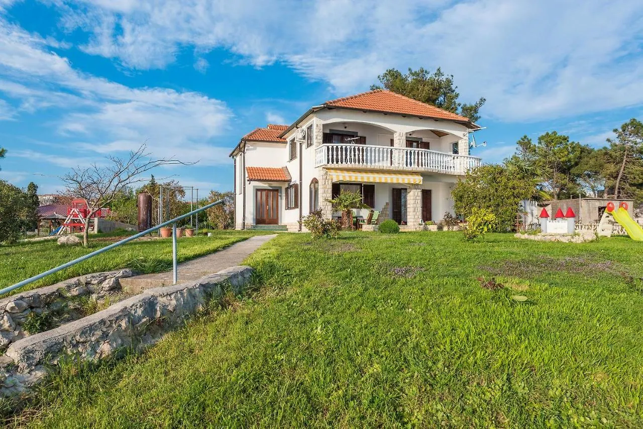 Apartments Villa Batela Privlaka