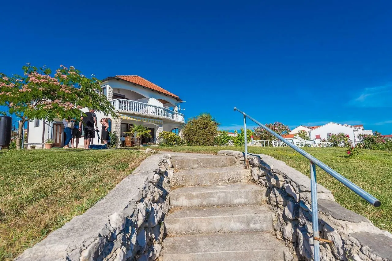 Apartments Villa Batela Privlaka
