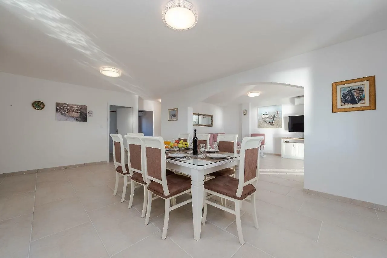 Apartments Villa Batela Privlaka  0*, Privlaka (Zadar) Croatia