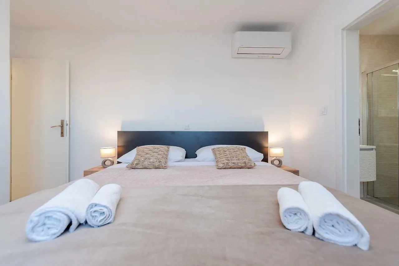 Apartments Villa Batela Privlaka  Privlaka (Zadar)