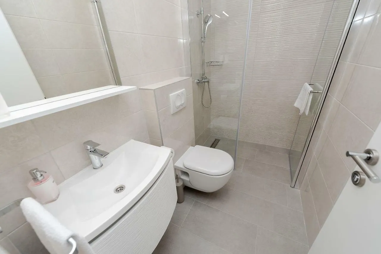 Apartments Villa Batela Privlaka