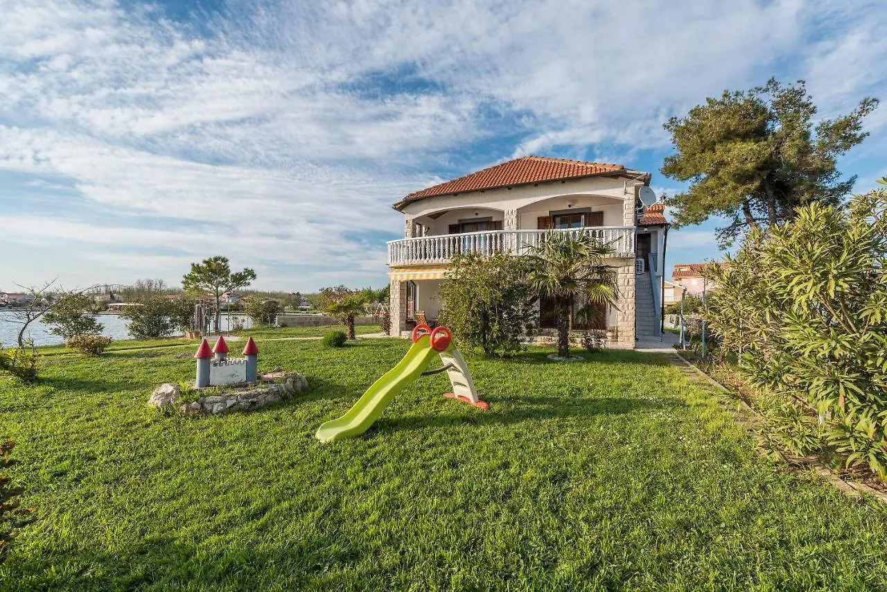 Apartments Villa Batela Privlaka  0*, Privlaka (Zadar)