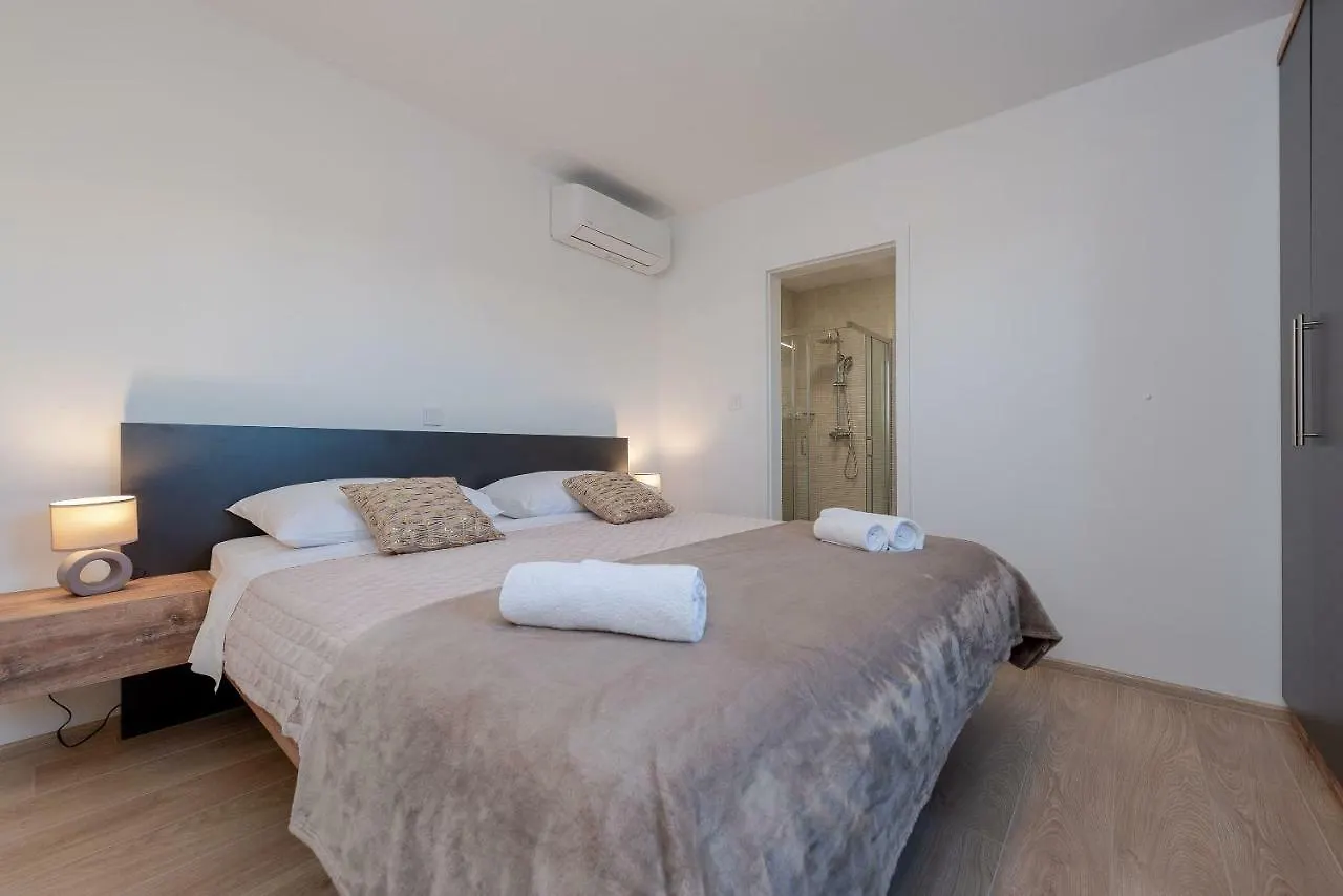 Apartments Villa Batela Privlaka  0*, Privlaka (Zadar)