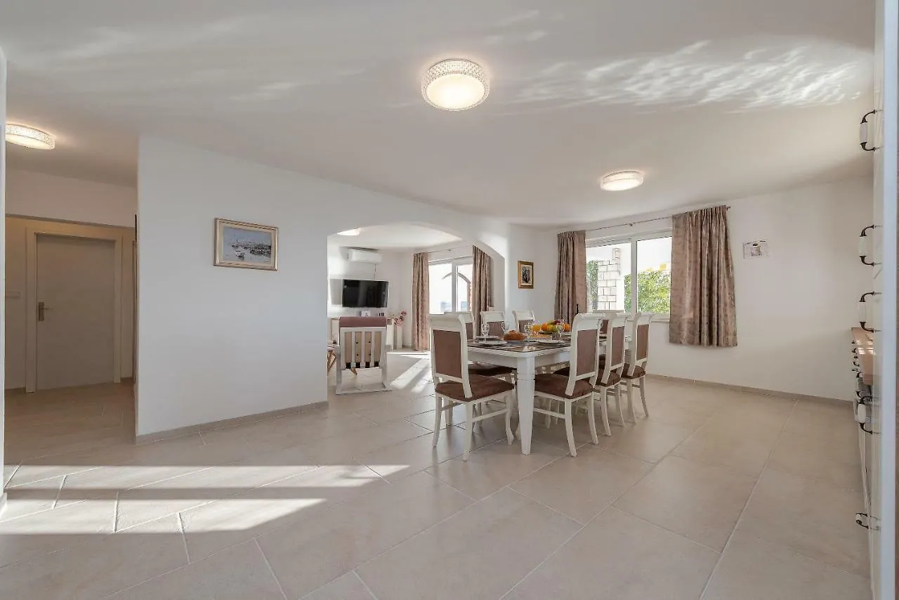 Apartments Villa Batela Privlaka   Privlaka (Zadar)